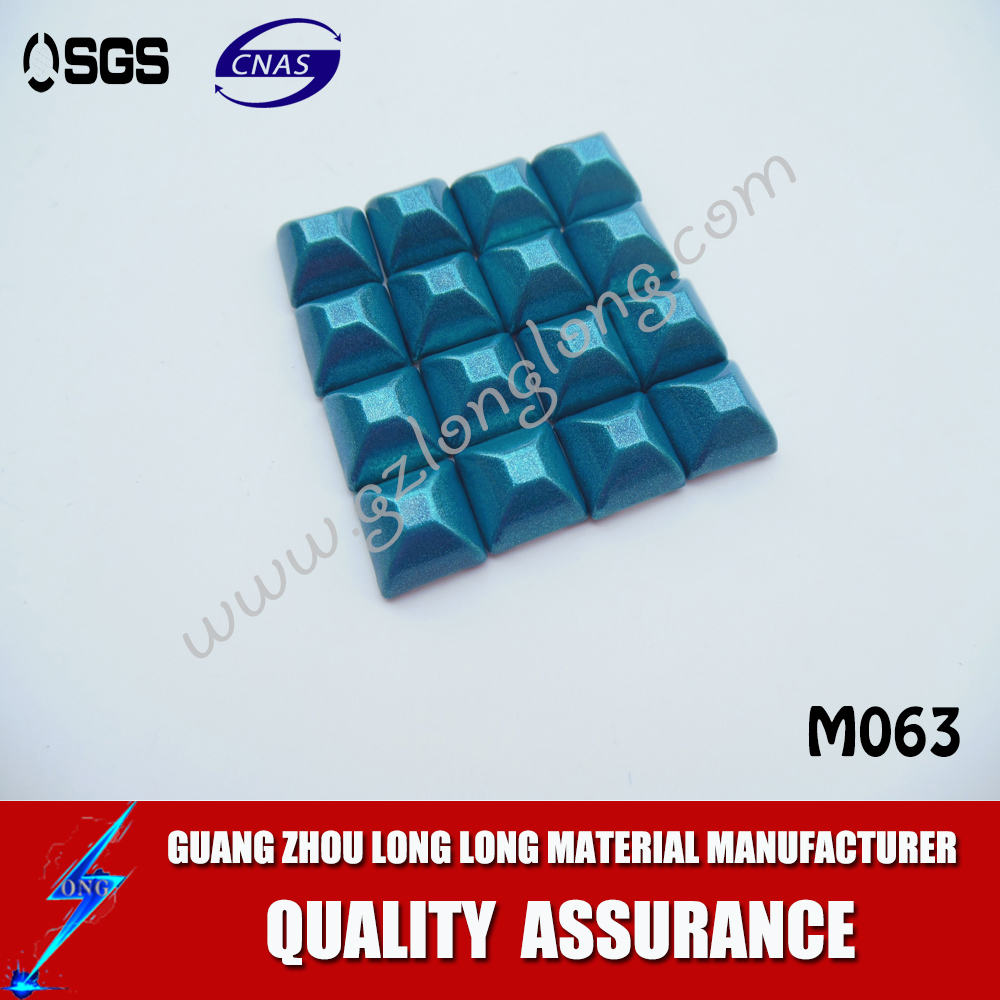 Pyramid Shaped Stud With Prongs For Garment Prong Stud